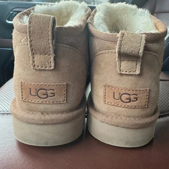 Ugg Classic Ultra Mini Boots - Picture 2 of 4